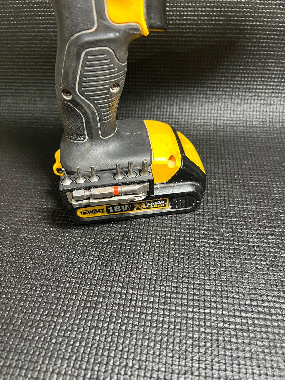 Magnetic Bit Holder for DeWALT | Suitable for both drill and impact driver