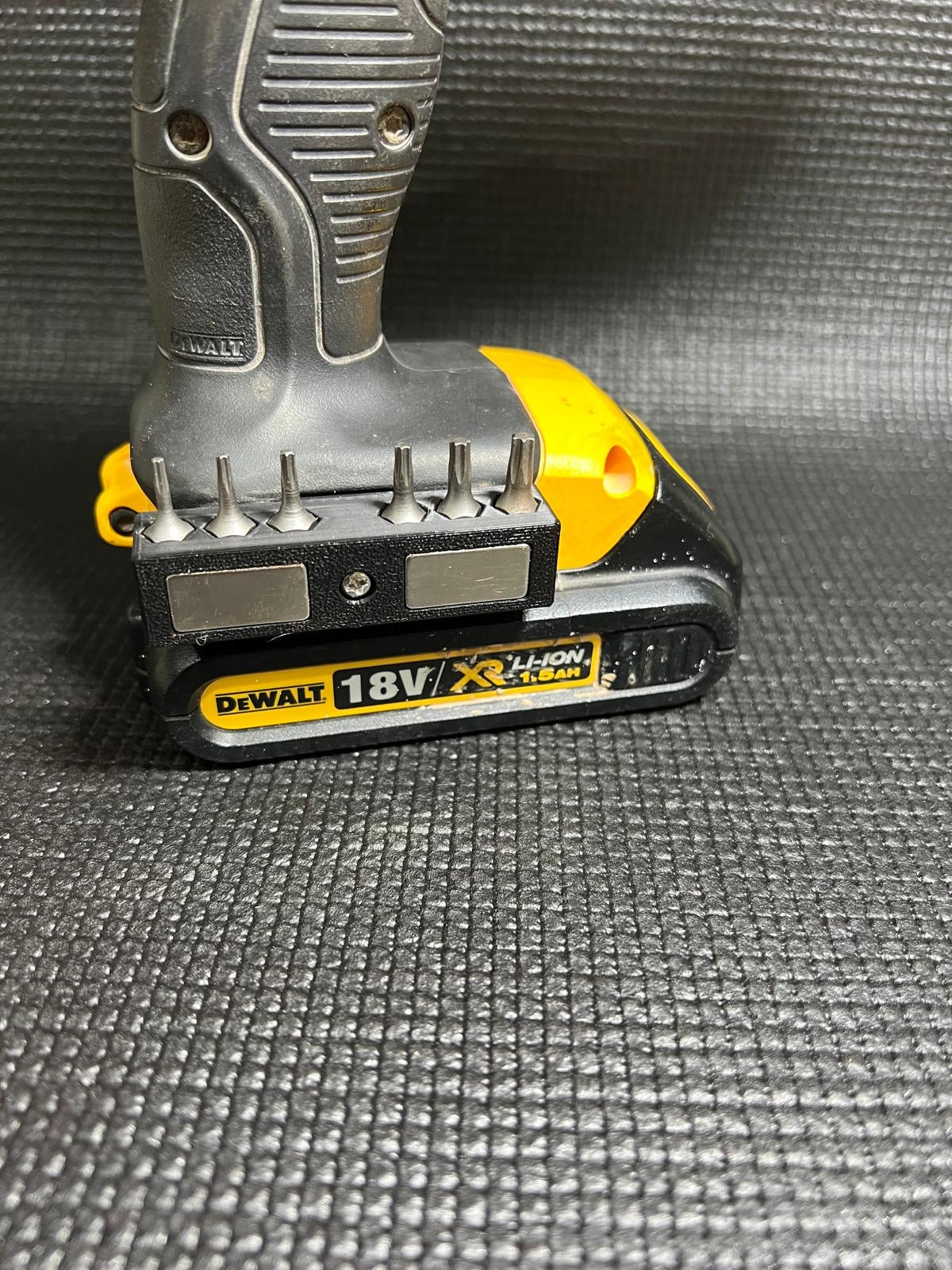 Magnetic Bit Holder for DeWALT | Suitable for both drill and impact driver