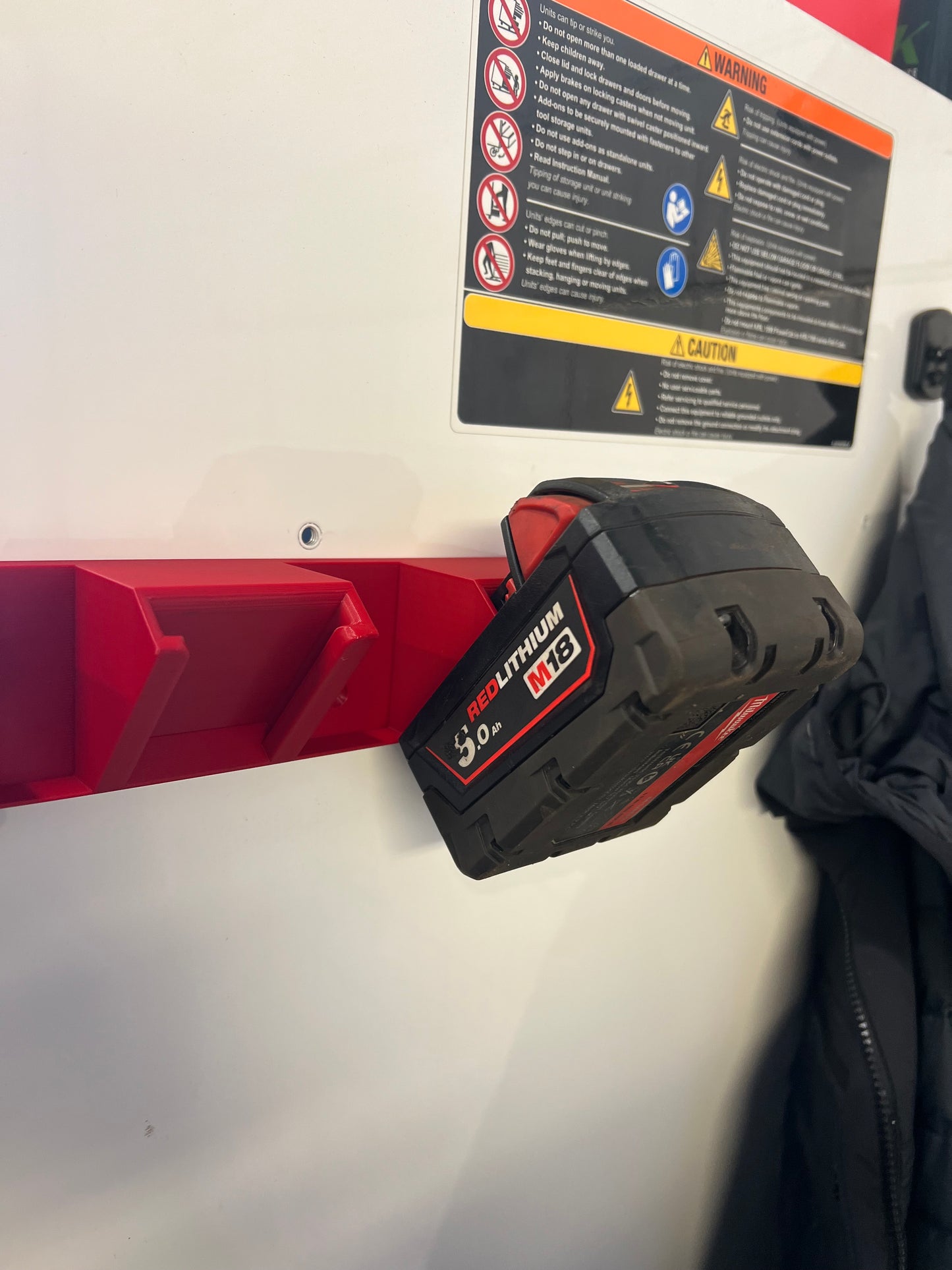 Milwaukee M18 Battery Holder - Wall Mounted