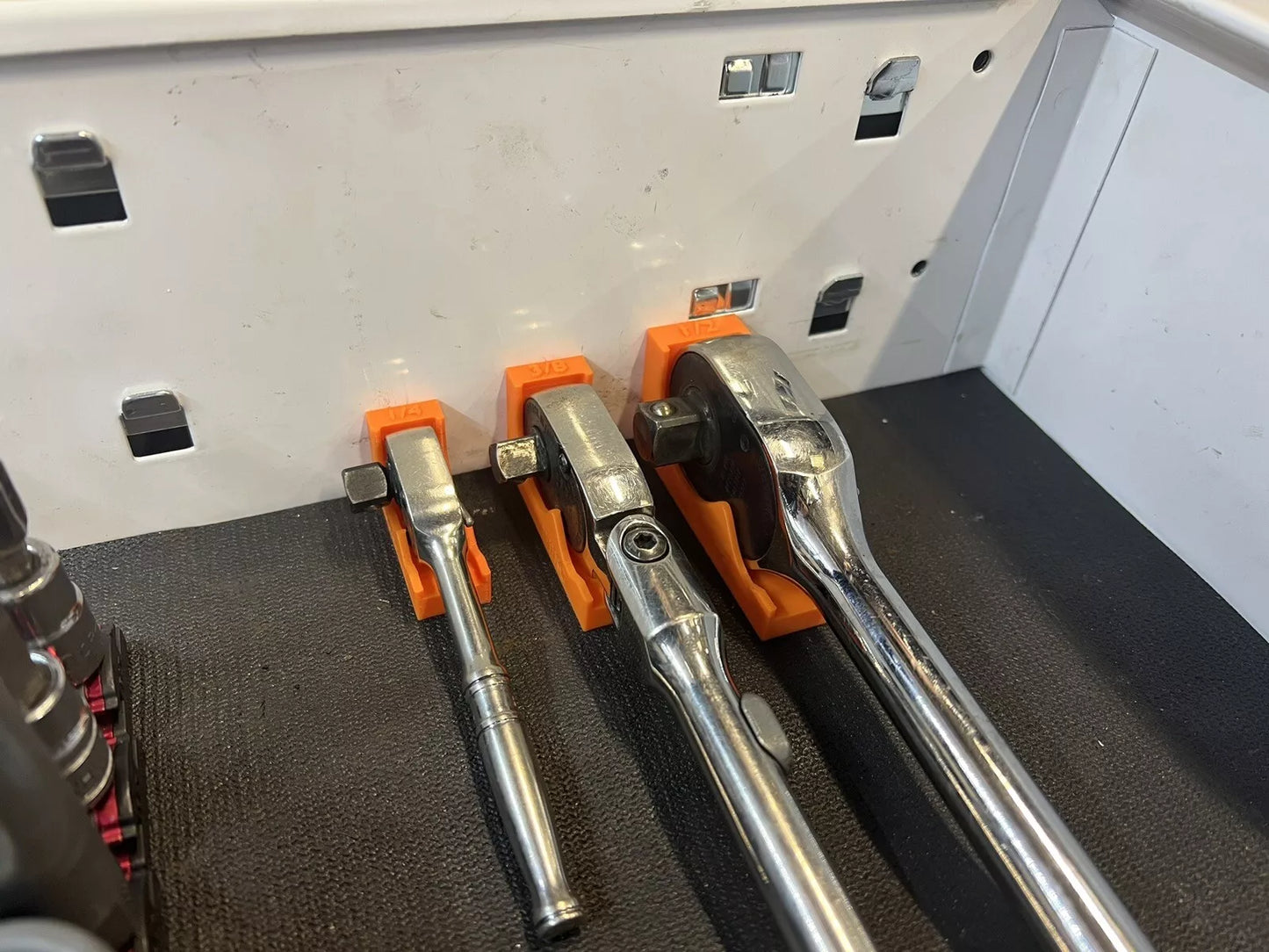 Low Profile Magnetic Ratchet Holder